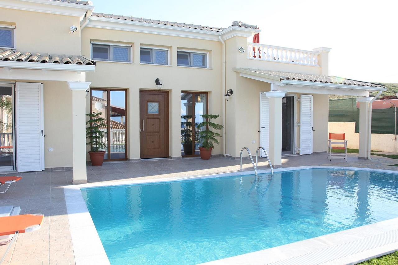 Villa De La Mer Agios Stefanos Avliotes  Exterior photo